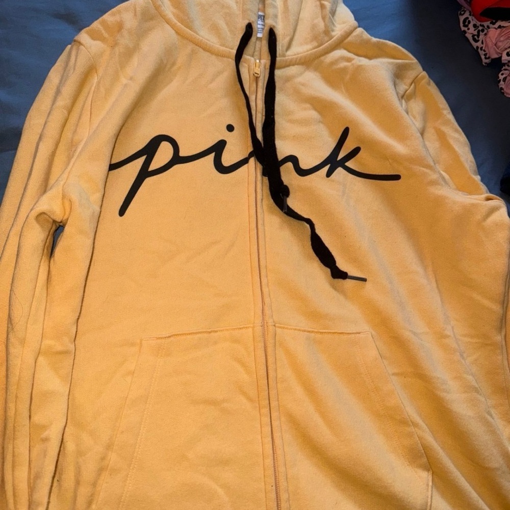 PINK YELLOW SWEATSUIT!